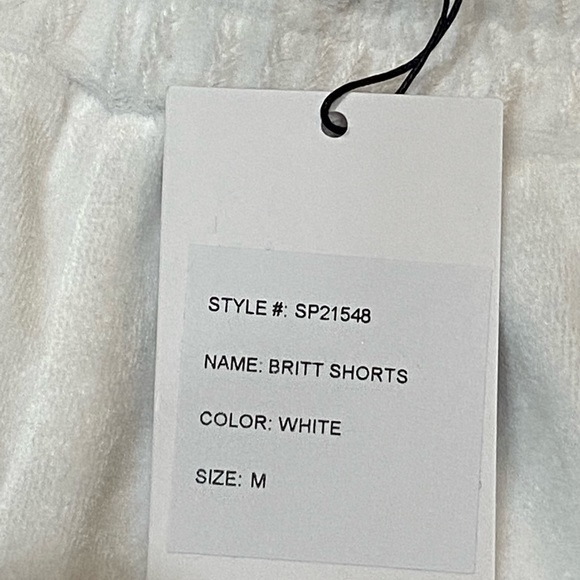 Generation Love Britt Shorts White Medium NEW NWT - Picture 2 of 3